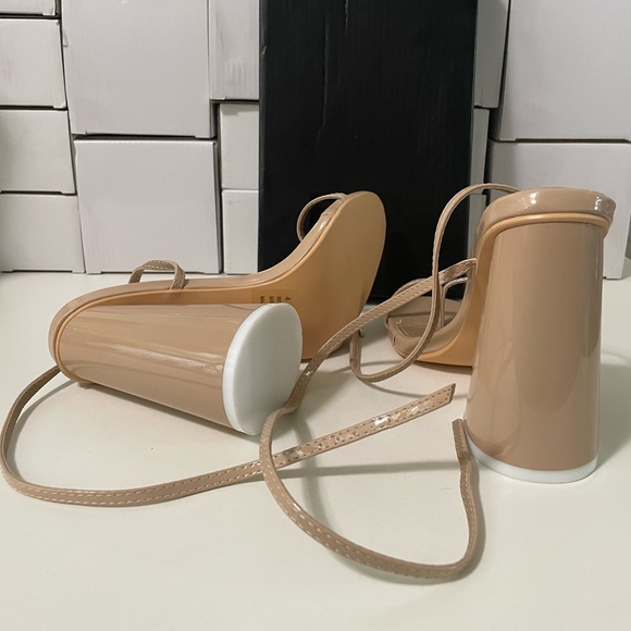 ♥️ Wide Fit Cross Strap Open Toe Round Block Heel in Nude New with Box! - Picture 8 of 10